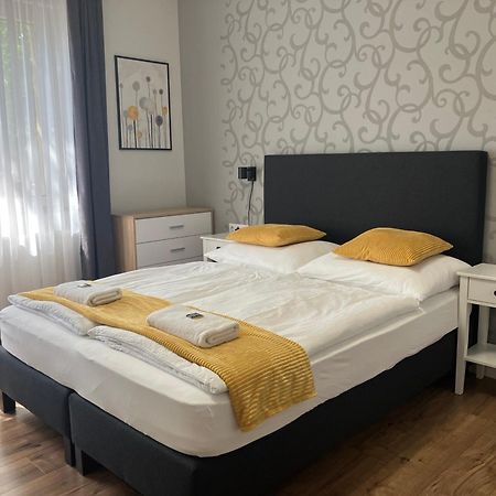 Illa Apartments Эгер Экстерьер фото