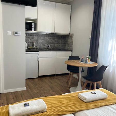 Illa Apartments Эгер Экстерьер фото