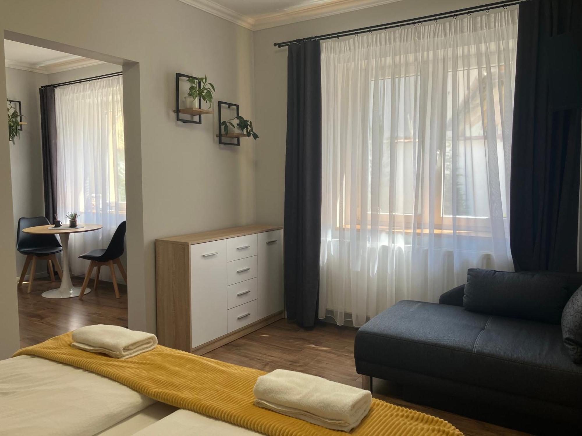 Illa Apartments Эгер Экстерьер фото