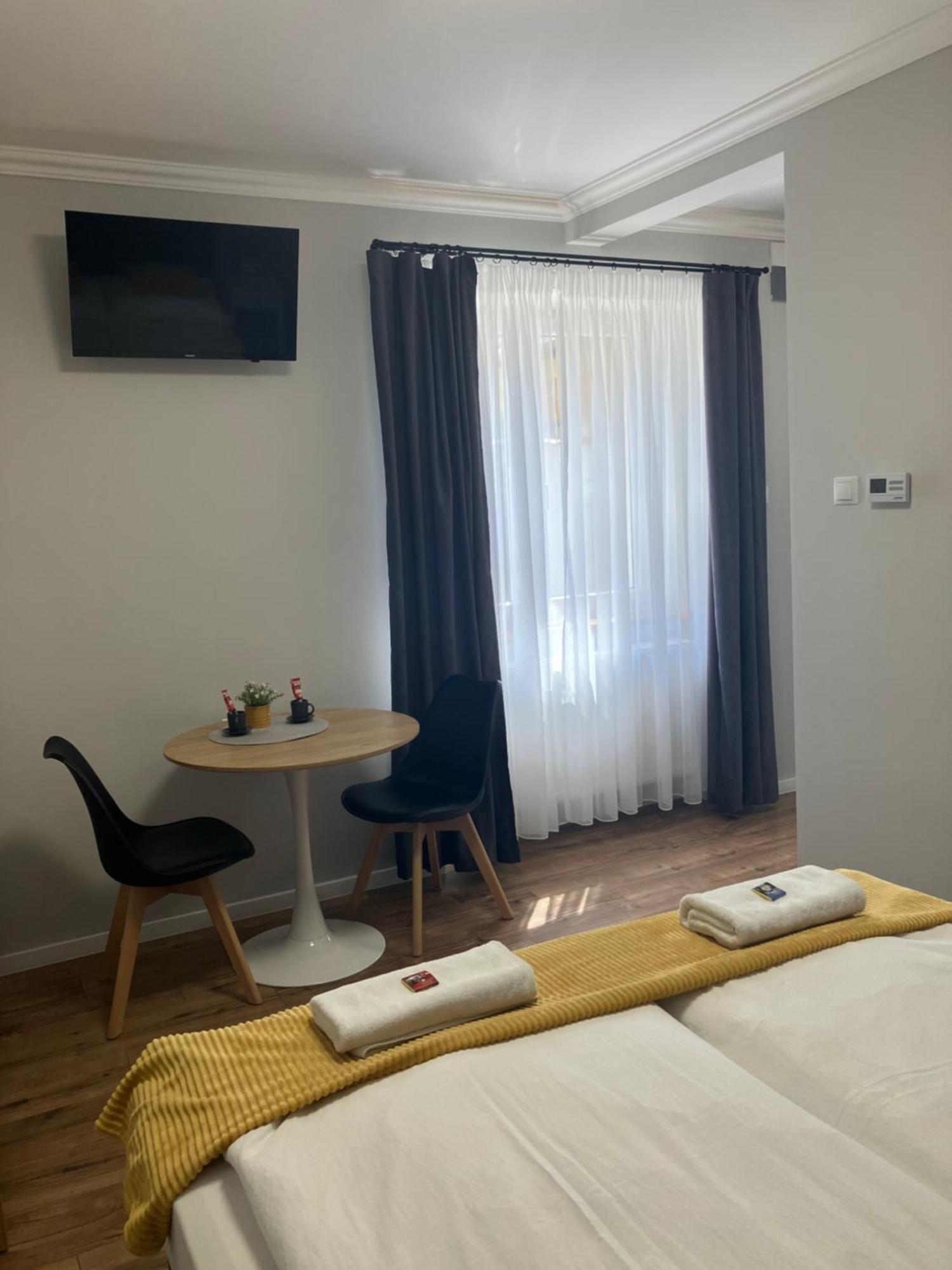 Illa Apartments Эгер Экстерьер фото