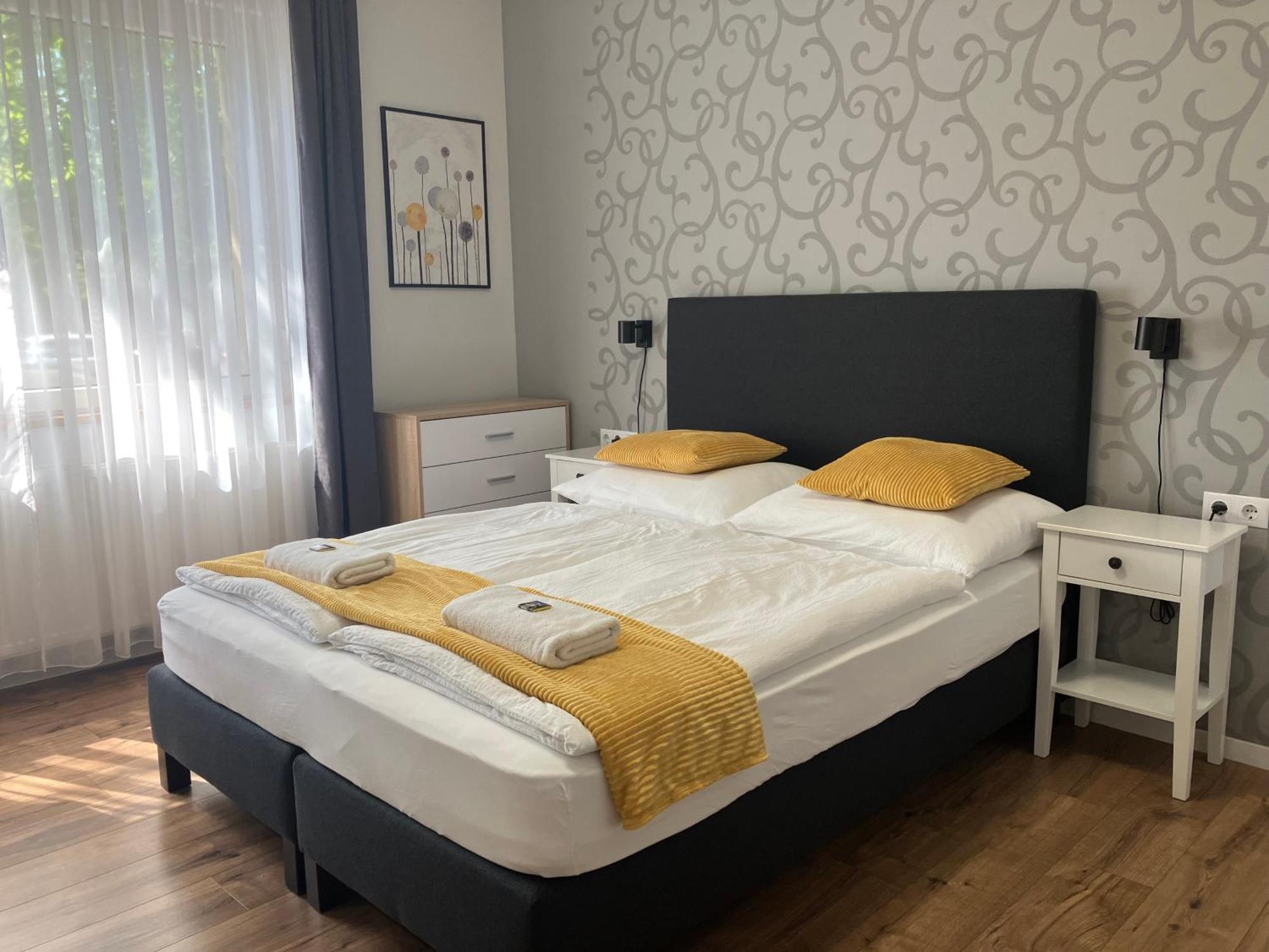 Illa Apartments Эгер Экстерьер фото