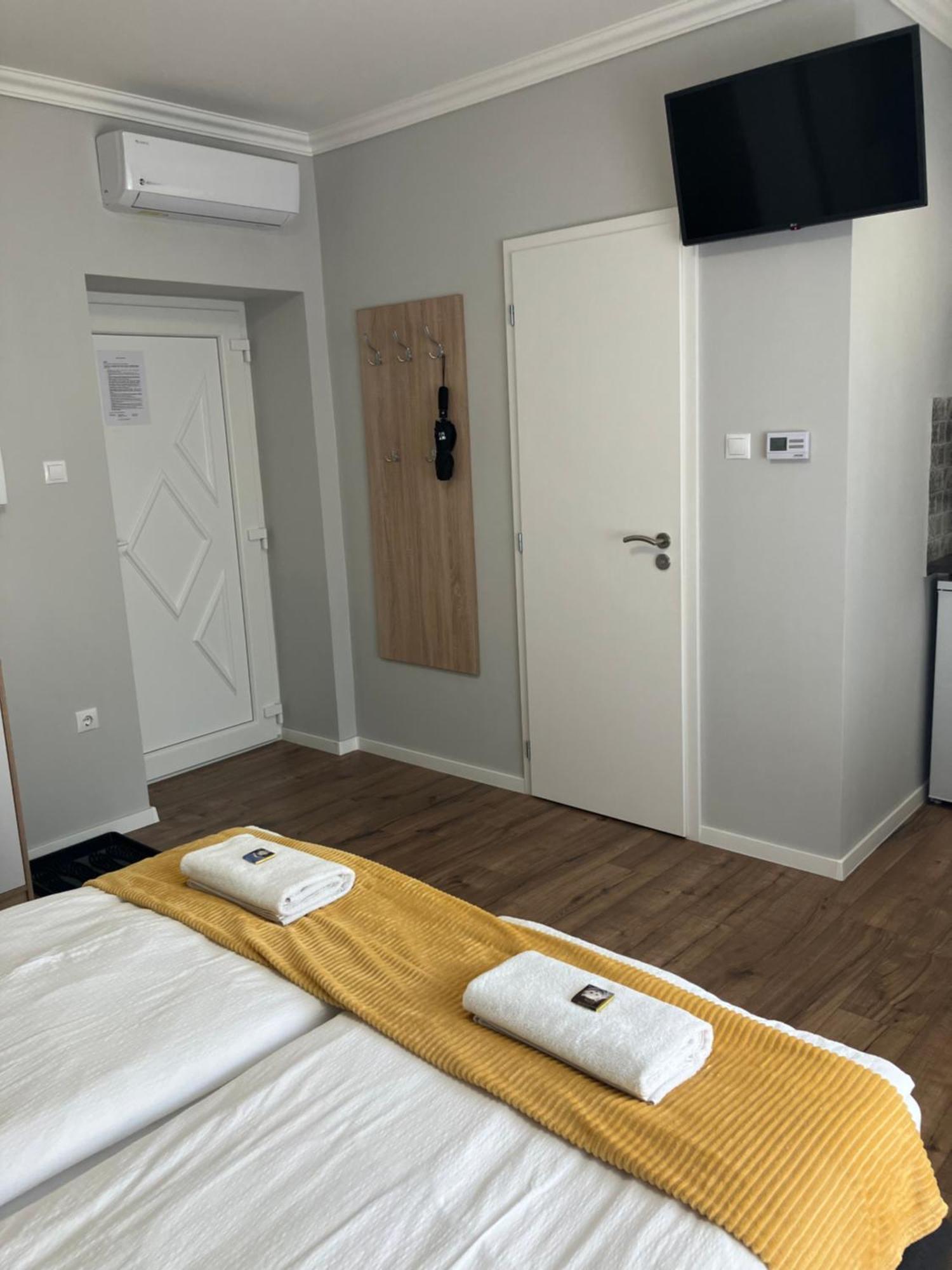 Illa Apartments Эгер Экстерьер фото