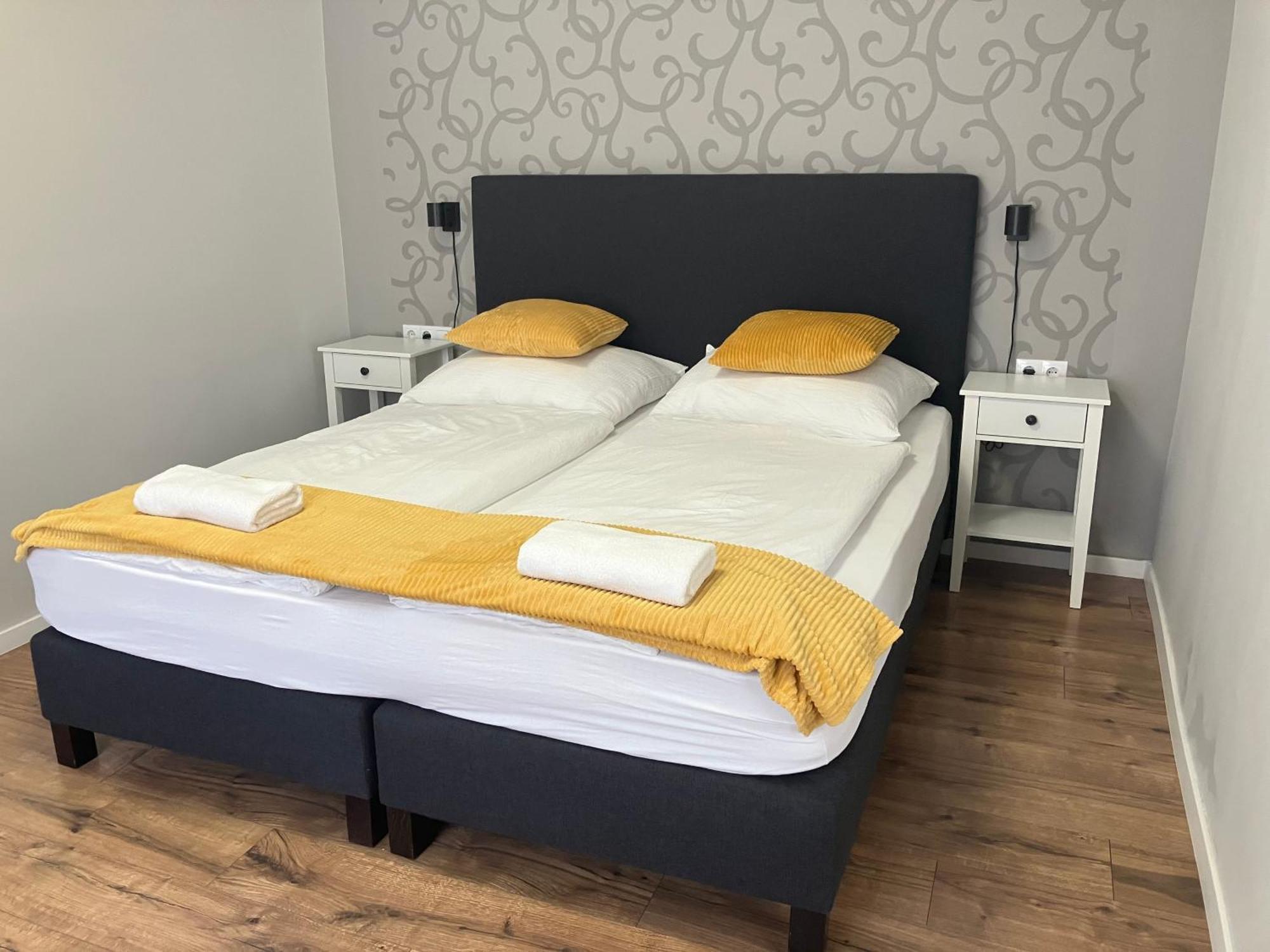 Illa Apartments Эгер Экстерьер фото