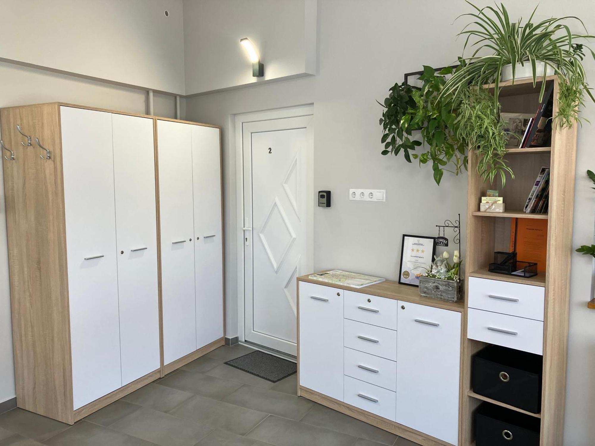 Illa Apartments Эгер Экстерьер фото