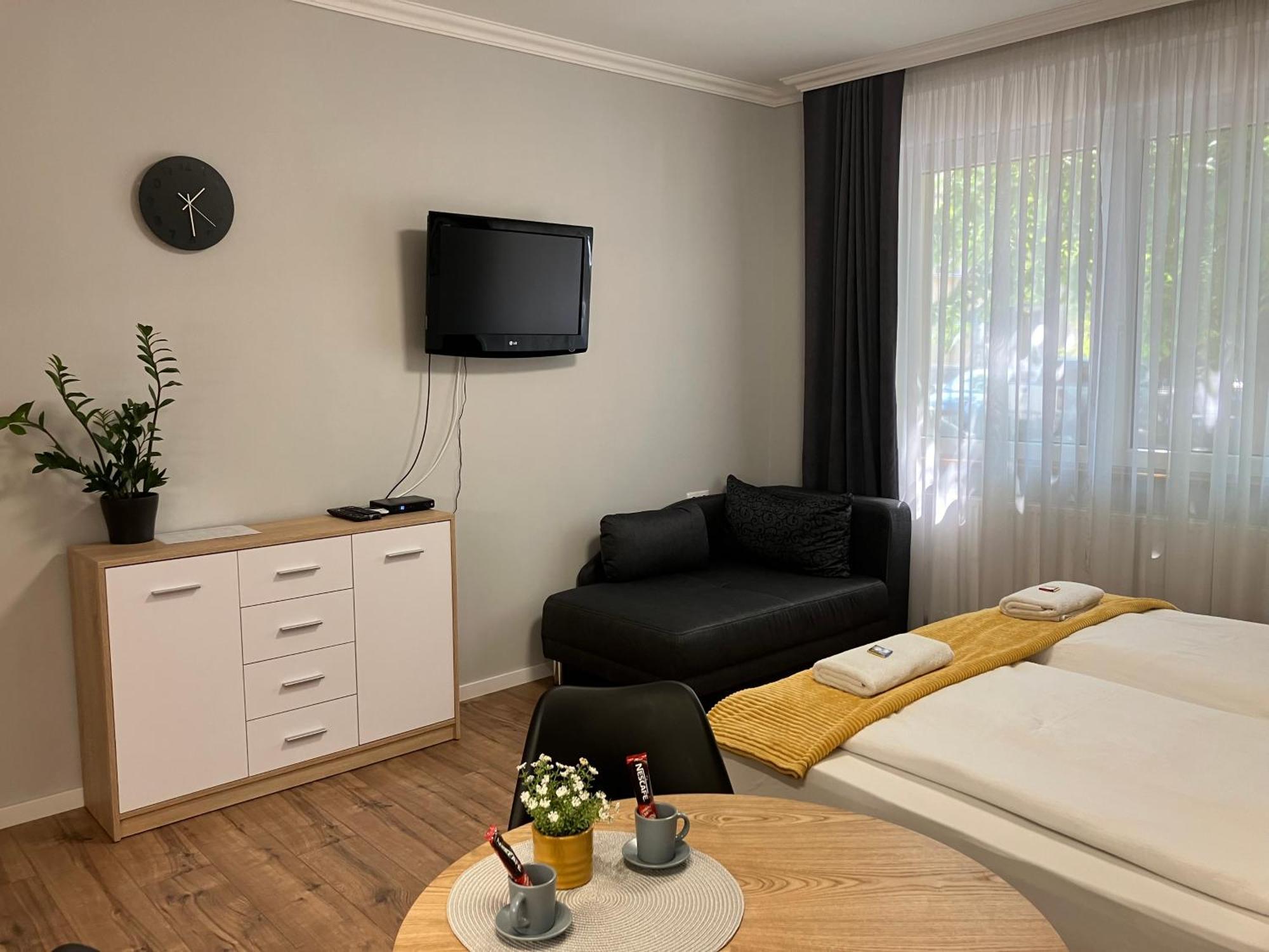 Illa Apartments Эгер Экстерьер фото