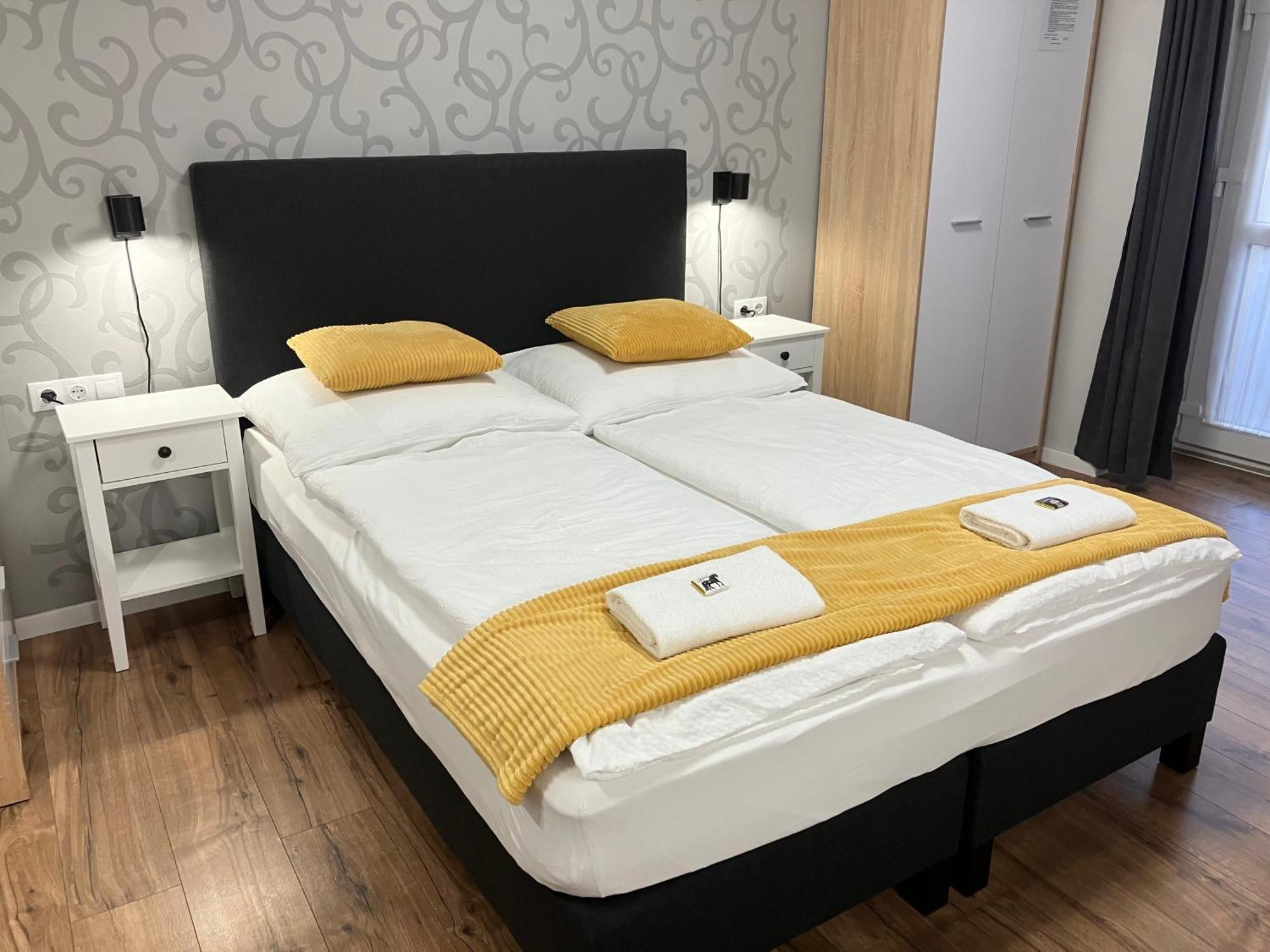 Illa Apartments Эгер Экстерьер фото