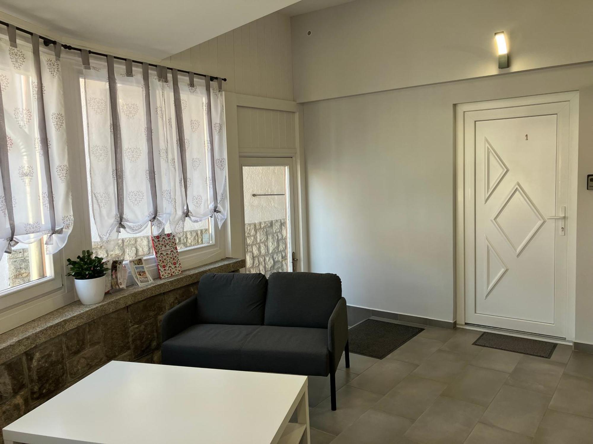 Illa Apartments Эгер Экстерьер фото