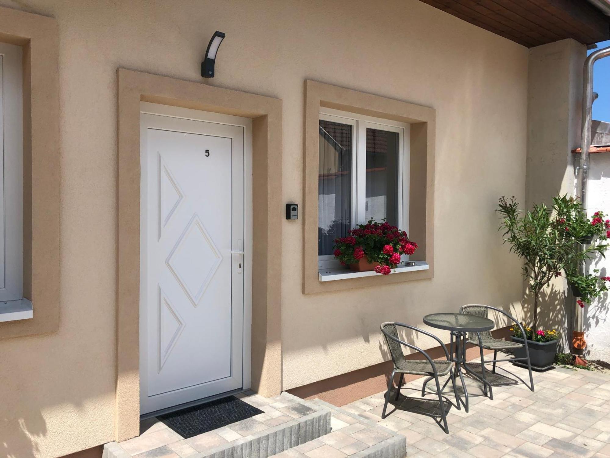 Illa Apartments Эгер Экстерьер фото