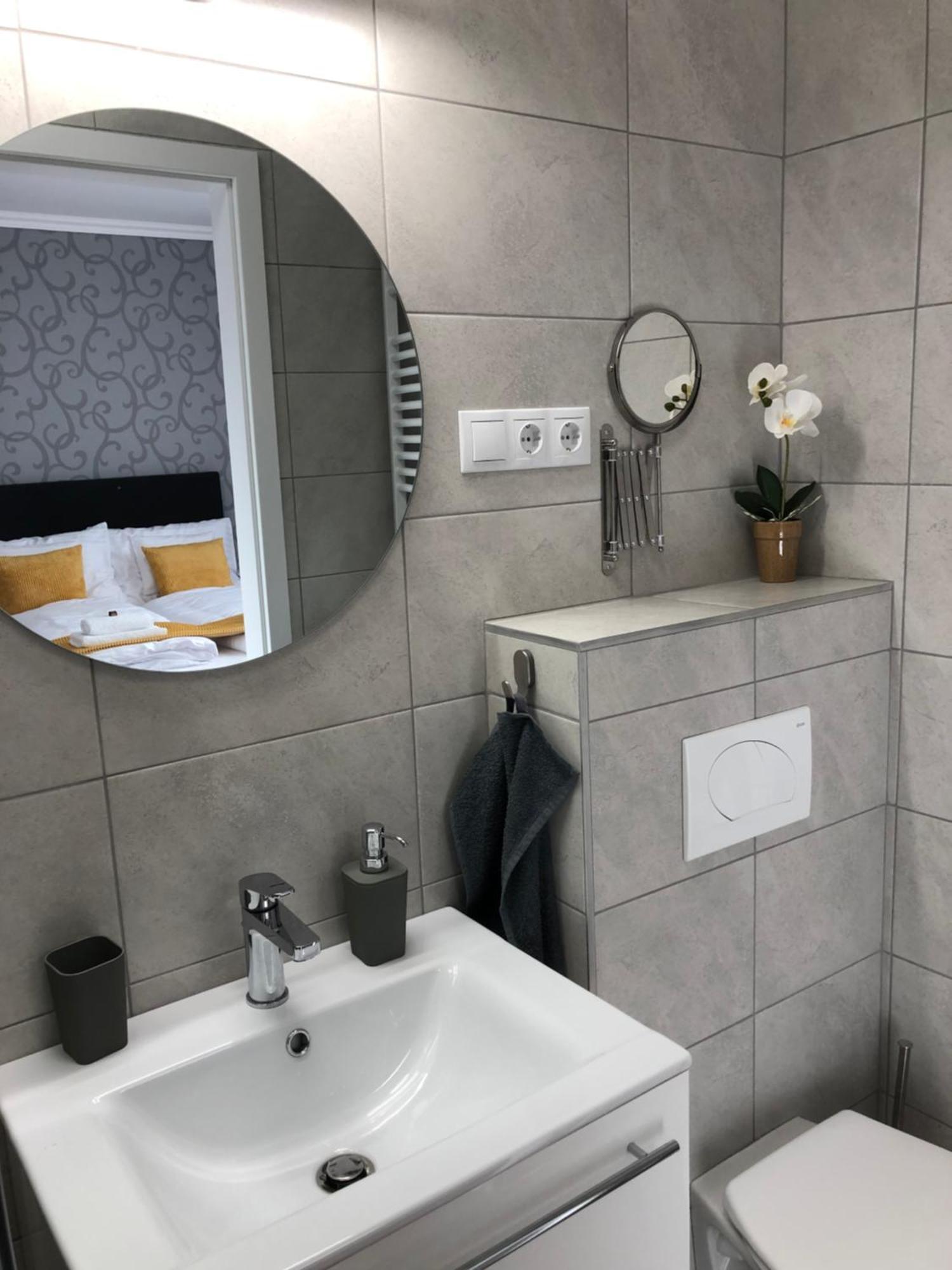 Illa Apartments Эгер Экстерьер фото