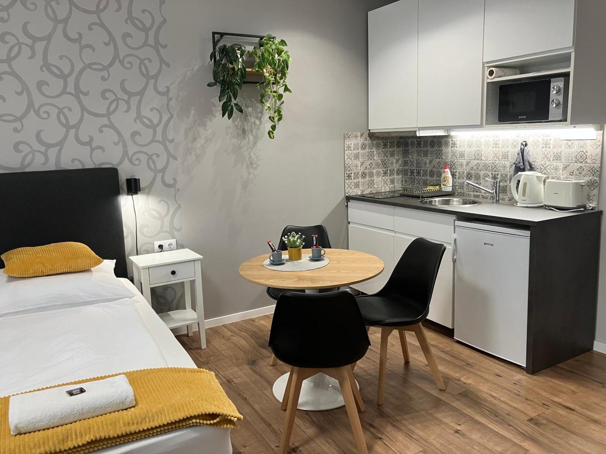 Illa Apartments Эгер Экстерьер фото